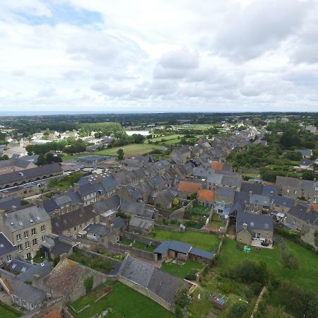 La Tourelle En Normandie Saint-Pierre-Église Exterior foto